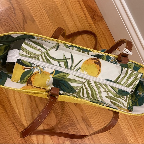 Large yellow straw woven tote with tassel and mini round rattan bag - Picture 3 of 13